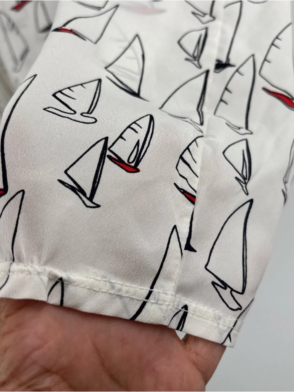 Sz XL plus sizes Forever 21 Navy and White Sailboat Print Blouse broken button - Picture 3 of 16